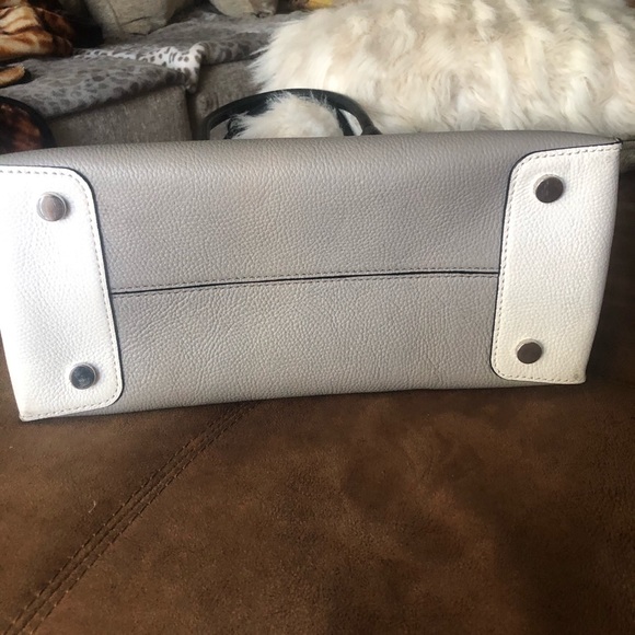 Michael Kors brand new bag - Picture 3 of 3